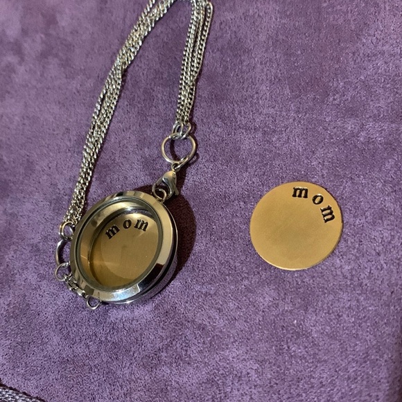 Jewelry - Brass Mom plate for floating locket